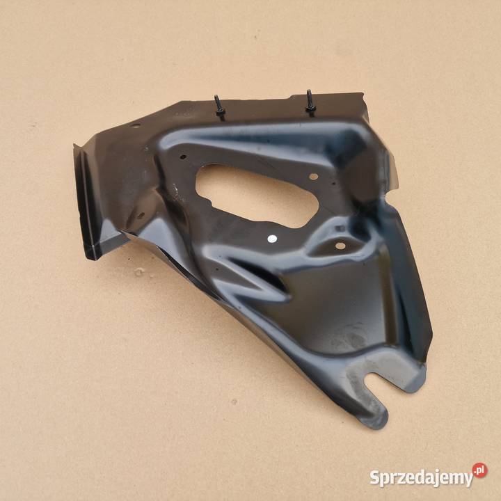 MERCEDES W205 CKLASA MOCOWANIE UCHWYT LAMPY TYŁ Bieleń