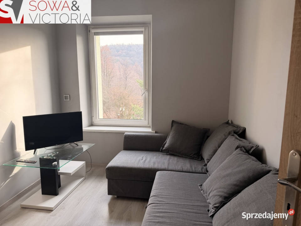 TANIE NOCLEGI z dużym parkingiem