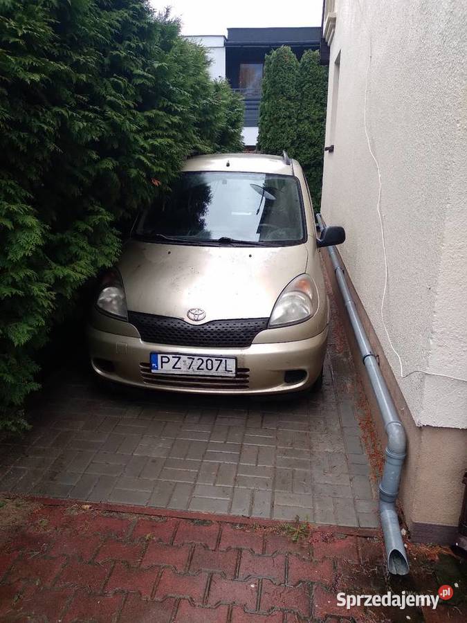 Toyota yaris 13 verso na części 1300cm3