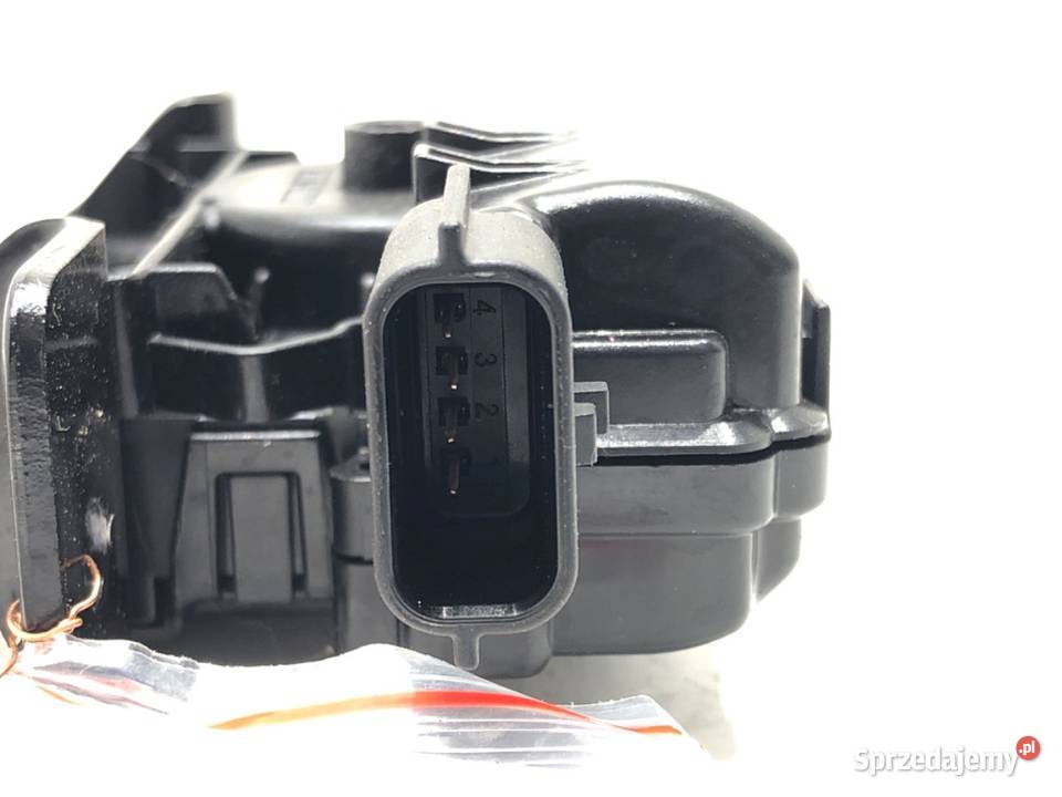 ZAMEK KLAPY TYŁ DACIA DUSTER SUV 905039428R osobowe