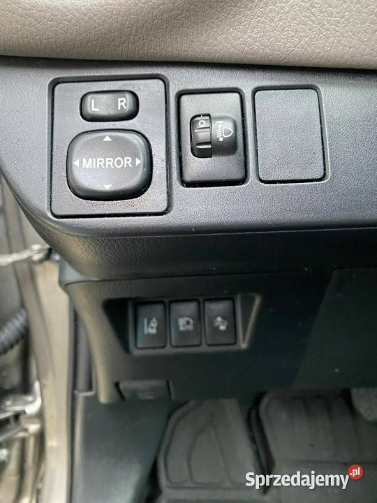 Toyota Yaris HYBRID kamera klimatronic navi ABS Yaris Żory sprzedam