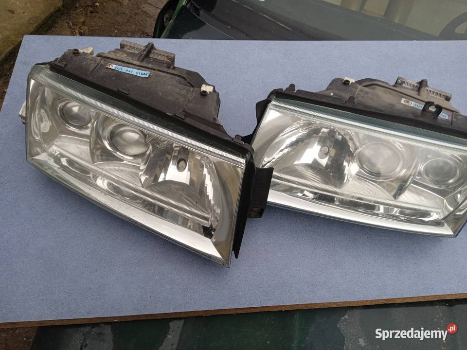Reflektory Lampy przód ksenonowe xenon Skoda Przemyśl