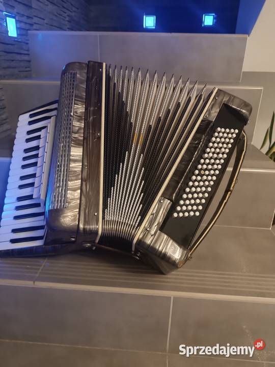 Akordeon victoria 80 basów Dębica