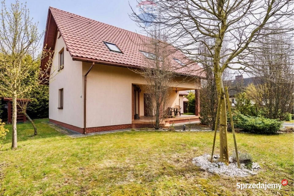 Dom wolnostojący z 2010r 1835 m Liczba pokoi 6 sprzedam