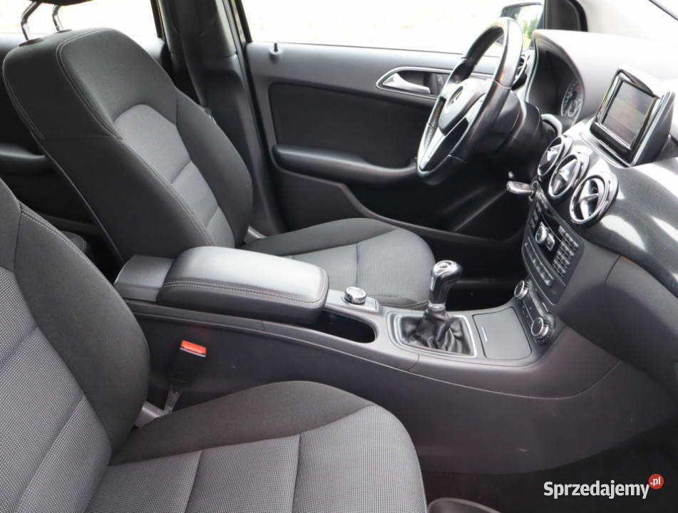 Mercedes B B 180 Rok produkcji 2014 Piaseczno