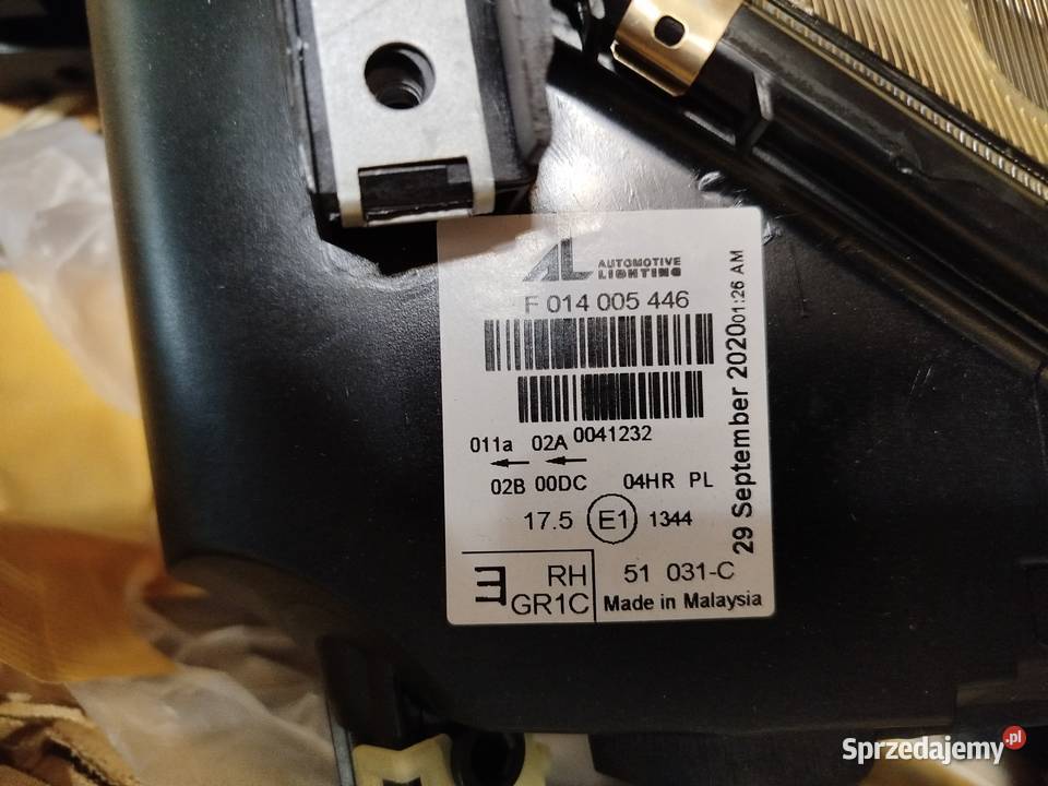 Reflektor prawy Mazda 6 GR1C51031C F014005446 osobowe Łódź