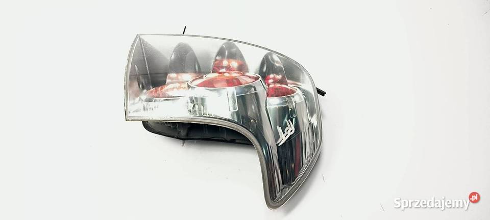LAMPA PRAWA TYŁ TOYOTA COROLLA VERSO