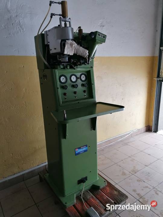 Ćwiekarka boków Kamborian International maszyny