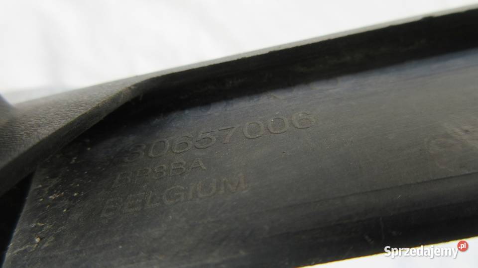 KRATKA ŚRODKOWA ZDERZAKA VOLVO V50 S40 0407 osobowe