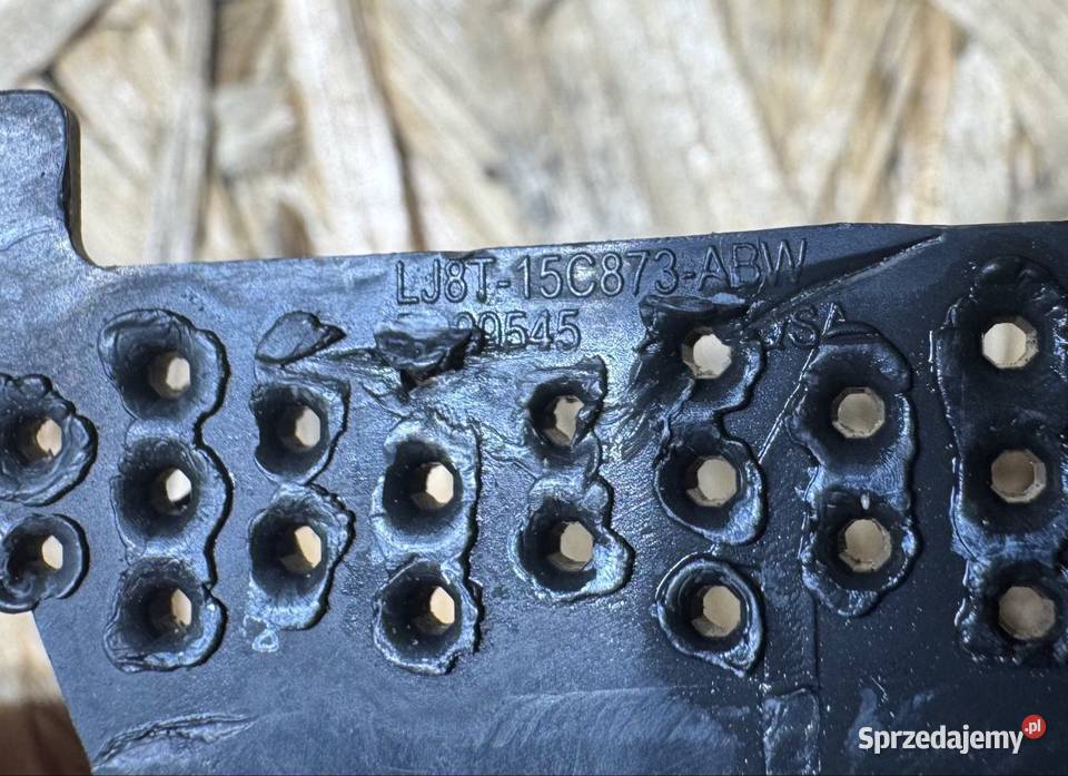 Koszyk uchwyt pdc mustang Mache LJ8T15C873ABW Sieraków