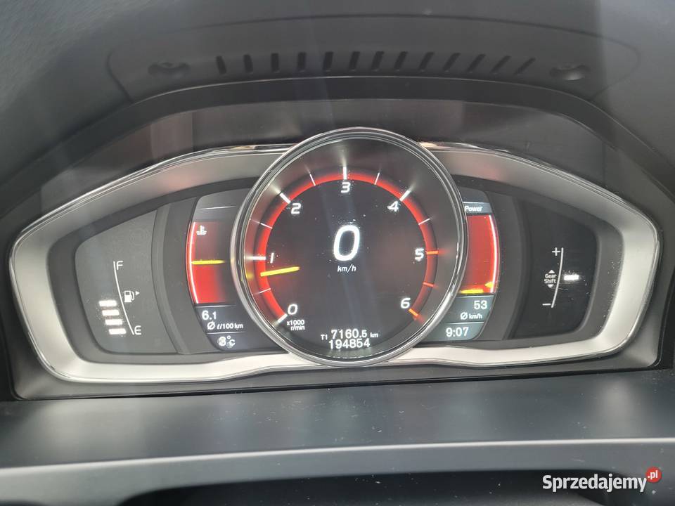 Volvo V60 2015r w wersji SUMMUM z pakietem Sokoły