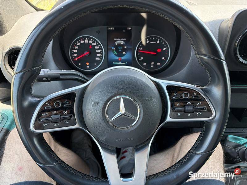 MERCEDESBENZ SPRINTER 319 CDI 2022 195000 ccm Warszawa