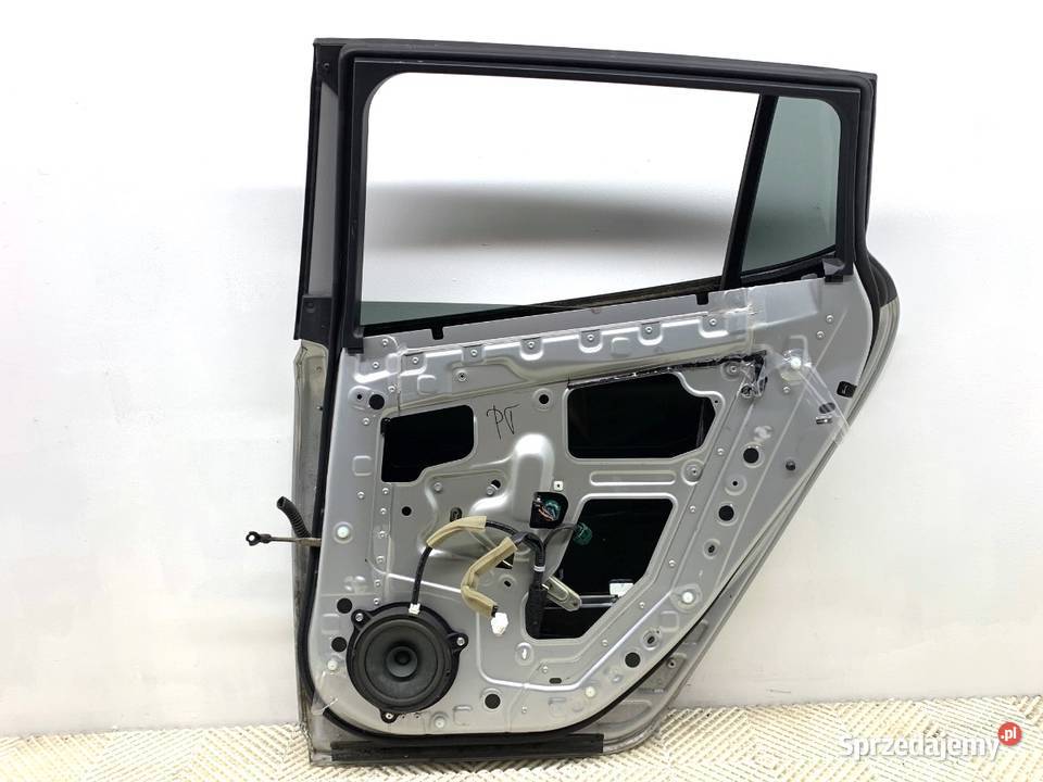 DRZWI PRAWY TYŁ NISSAN LEAF ZE0 Hatchback SILVER Drzwi