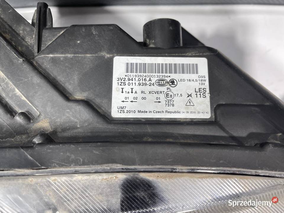 SKODA SUPERB 3 PRAWA XENON SKRĘTNY lampy przednie Ostroróg