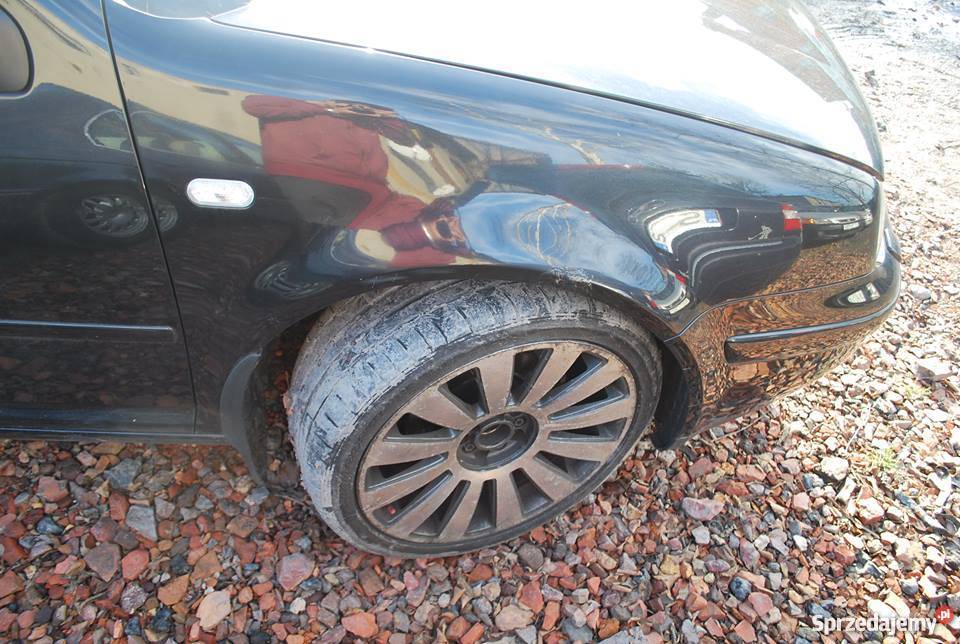 Błotnik przedni przód prawy LC9Z 2001 VW Golf 4 Rok produkcji 2001 Pyskowice