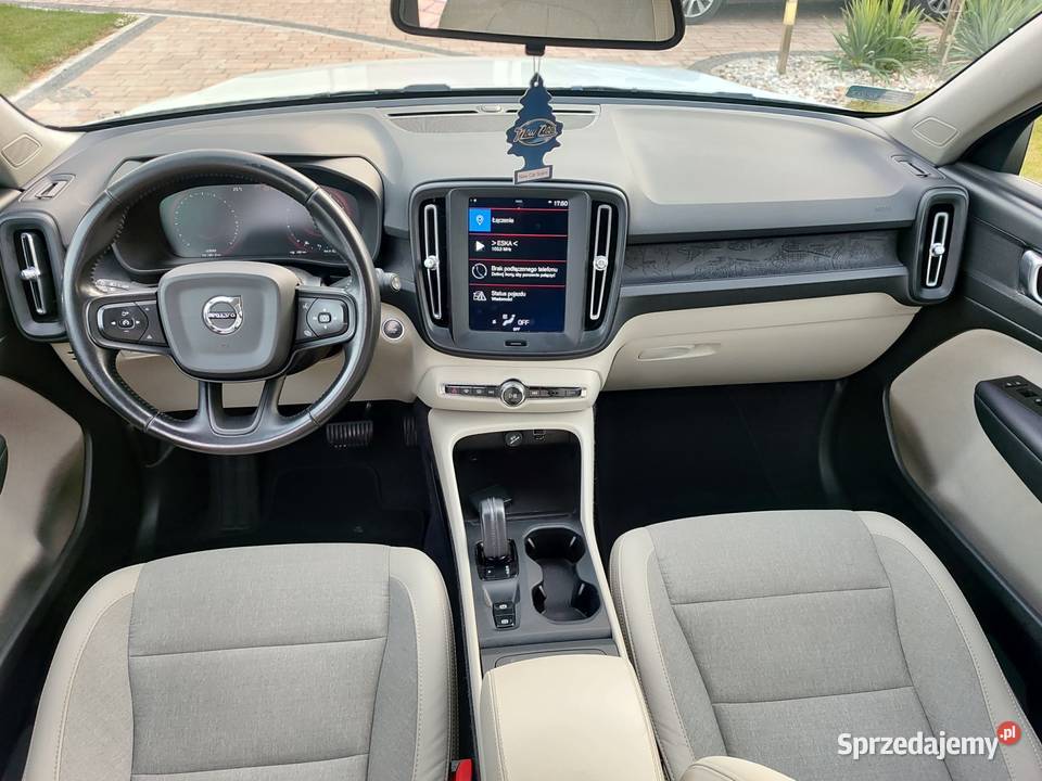 volvo xc40 T3 salon polska fv 1500cm3 Morawica