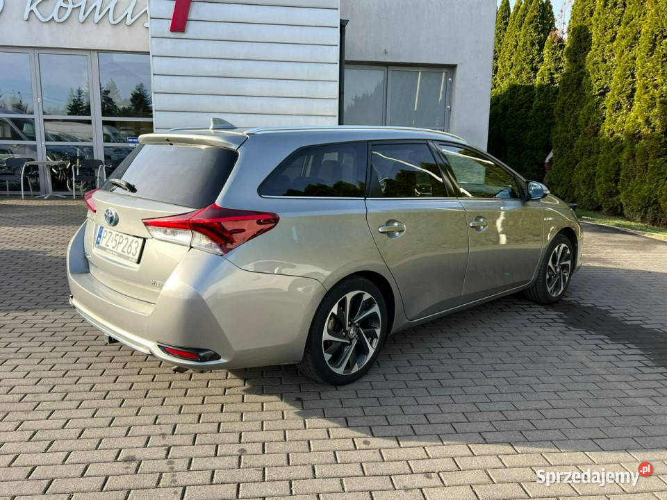 Toyota Auris Hybrid Grzane fotele Kamera Hak II Kombi Auris wielkopolskie Baranowo