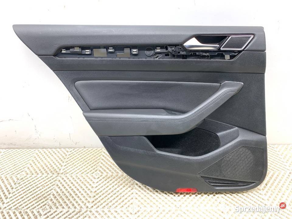 BOCZEK DRZWI LEWY TYŁ VW PASSAT B8 Kombi