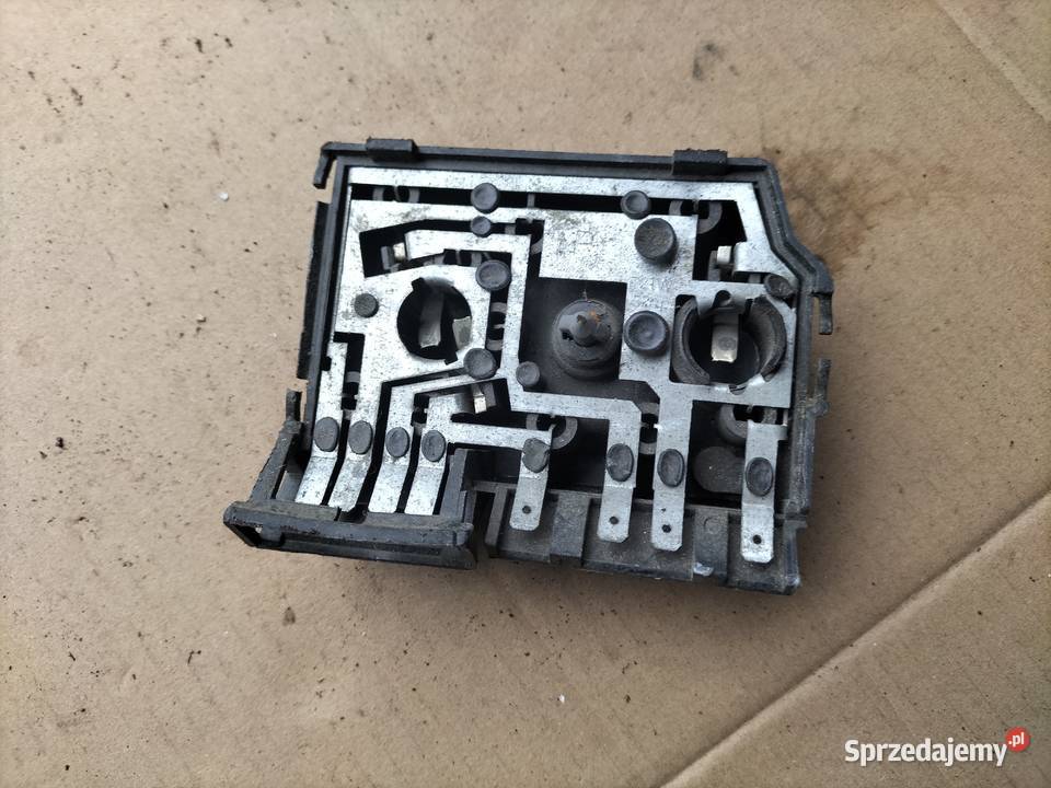 AUDI 80 B3 B4 A6 UCHWYT WKŁAD LAMPY TYŁ TYLNEJ