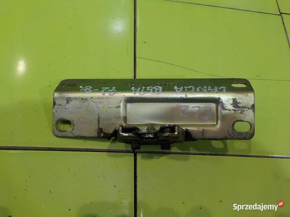 LANCIA BETA 20 B 83r COUPE 2D zamek klapy tyl