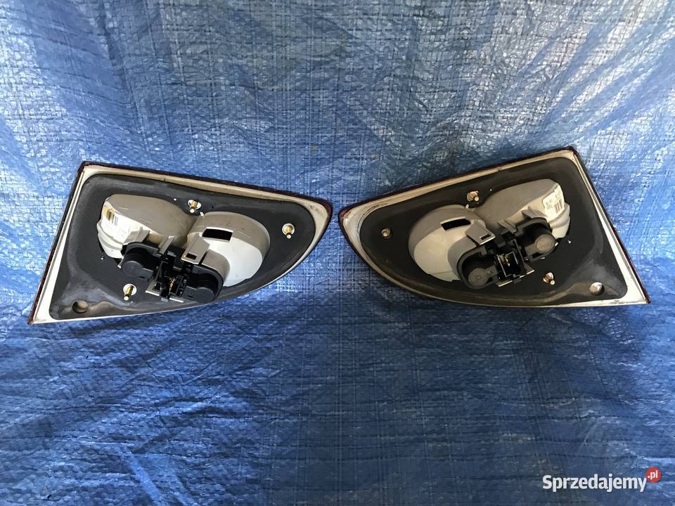 TOYOTA AVENSIS T22 KOMBI Lampy Lampa Tylna W