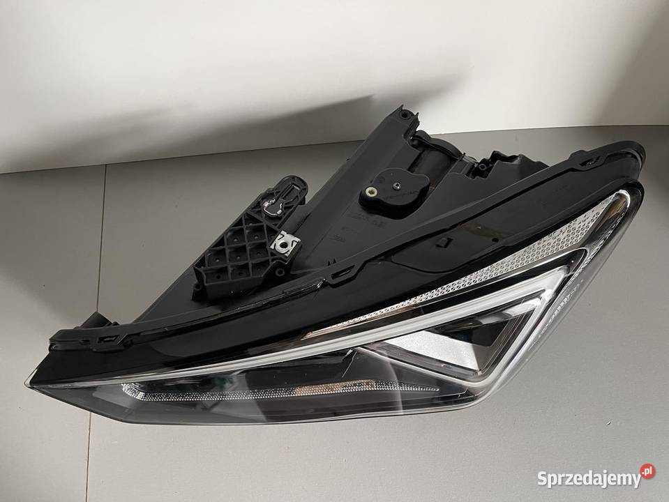 CUPRA FORMENTOR LEWA LAMPA PRZÓD 5FG941007F Lampy przednie
