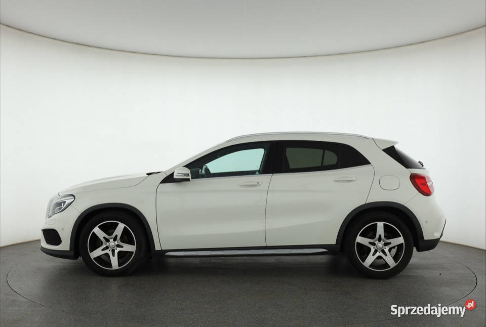 Mercedes GLA GLA 200 kamera cofania mazowieckie