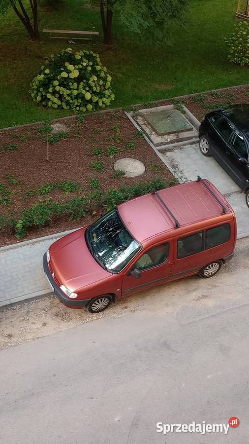 Citroen Berlingo benzyna 14 plus hak