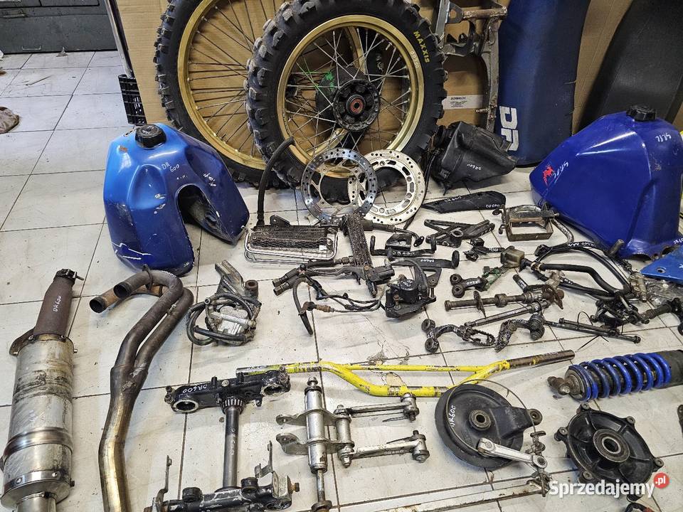 Suzuki DR 600 650 części koło lagi owiewka bak Jelenia Góra
