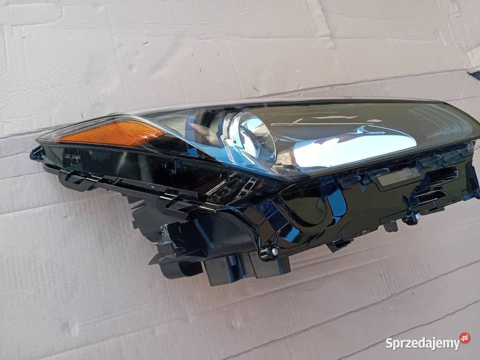 Lampa lewa Lexus NX 300h 2017 przed liftem