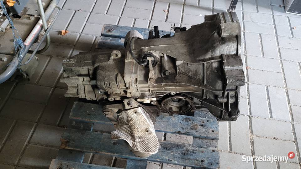 Skrzynia biegów DHU AUDI A4 B5 18T Części samochodowe Świdnik