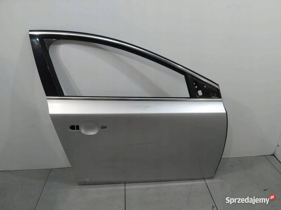 DRZWI PRAWE PRZÓD 71116 Volvo V40 II 20122019 Rok produkcji 2015