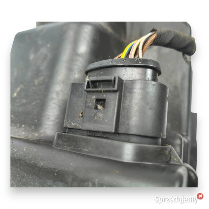 LAMPA PRAWA Volkswagen Tiguan I 20072011 prawy Lampy przednie sprzedam