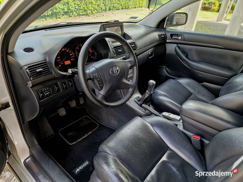 Toyota Avensis II 20 D4D Prestige Full Navi 1995cm3 Ryglice sprzedam