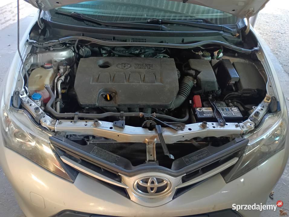 Tpyota Auris TS bęzyna 16 opolskie Pakosławice