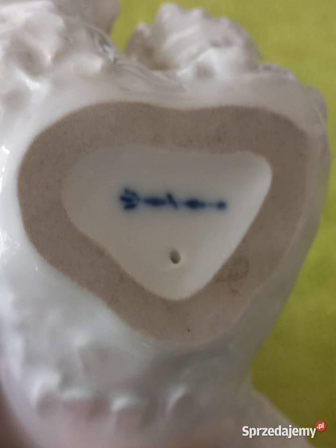 Figurka porcelanowa Niedźwiedź bawiący się KPM Toruń sprzedam