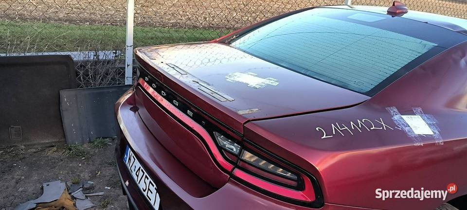 KLAPA DODGE CHARGER LAMPA TYŁ Lipno
