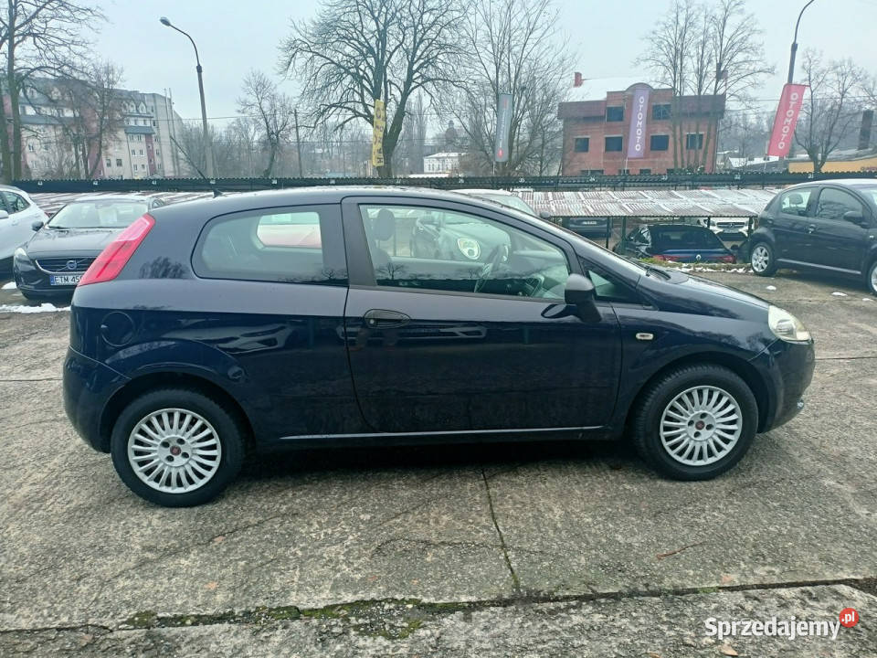 Fiat Grande Punto niski przebieg serwisowane Rok produkcji 2009 łódzkie Tomaszów Mazowiecki