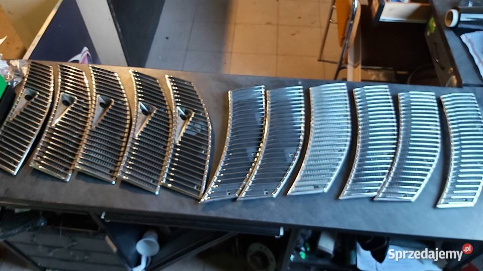 w123 kratka podszybia chrom Części Przeźmierowo