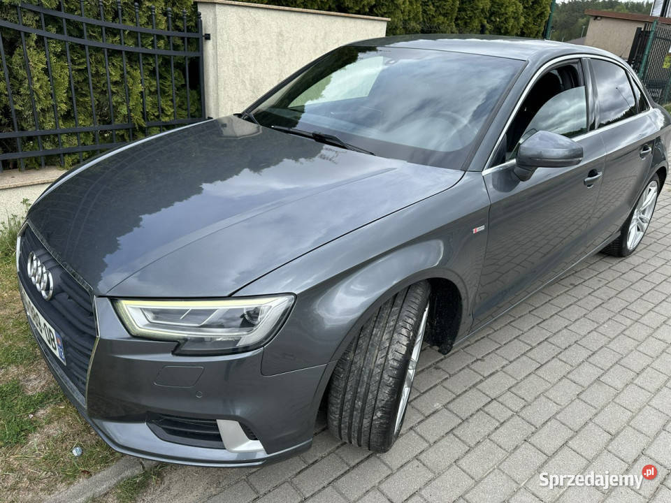 Audi A3 SLine czarna podsufitka 150 kamera