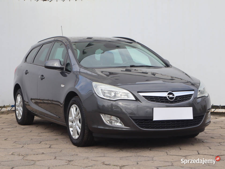 Opel Astra 14 T nieuszkodzony sprzedam