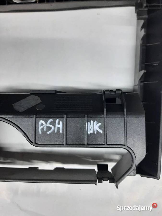 Opel Astra H 3 III UK Ramka środkowa ramka radia Ksawerów