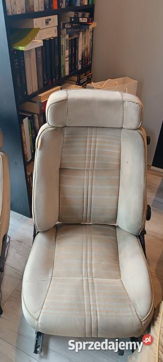 Komplet foteli i tapicerki Alfa Romeo Alfetta Okrajnik