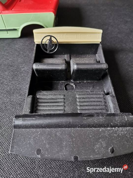 Stara plastikowa zabawka PRL Polski Fiat 125 p Katowice