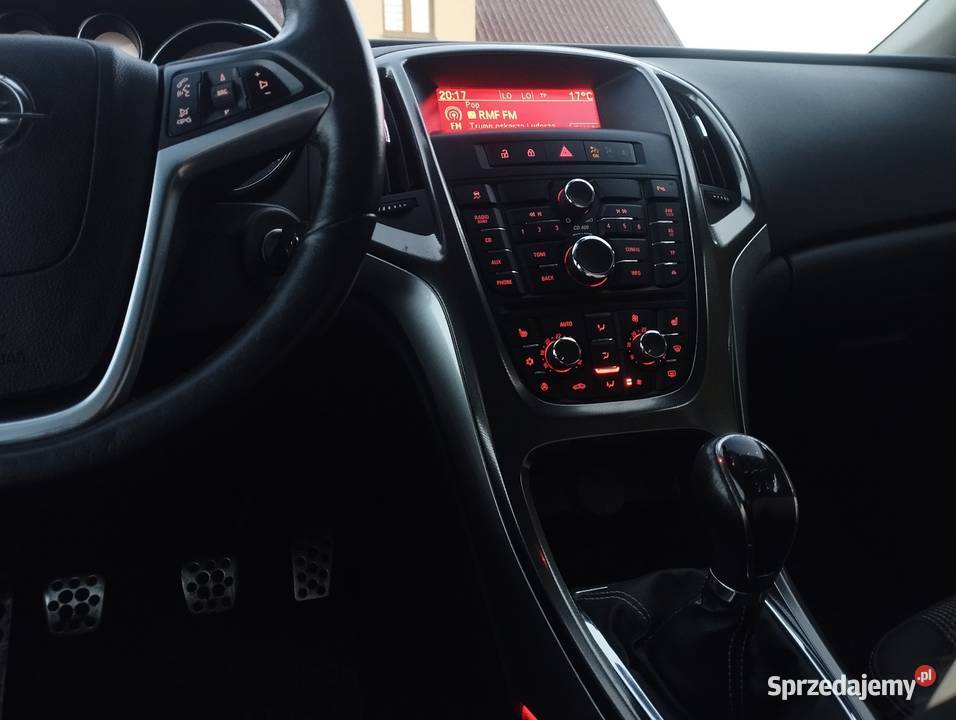 Opel Astra J Sports Tourer wersja Cosmo benzyna pomorskie Szarłata
