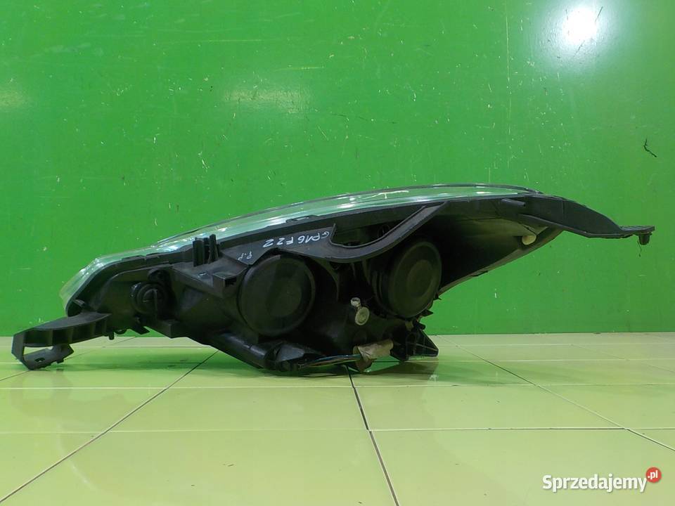 CITROEN C3 II LIFT 12 B 16r 5D lampa prawa przod osobowe