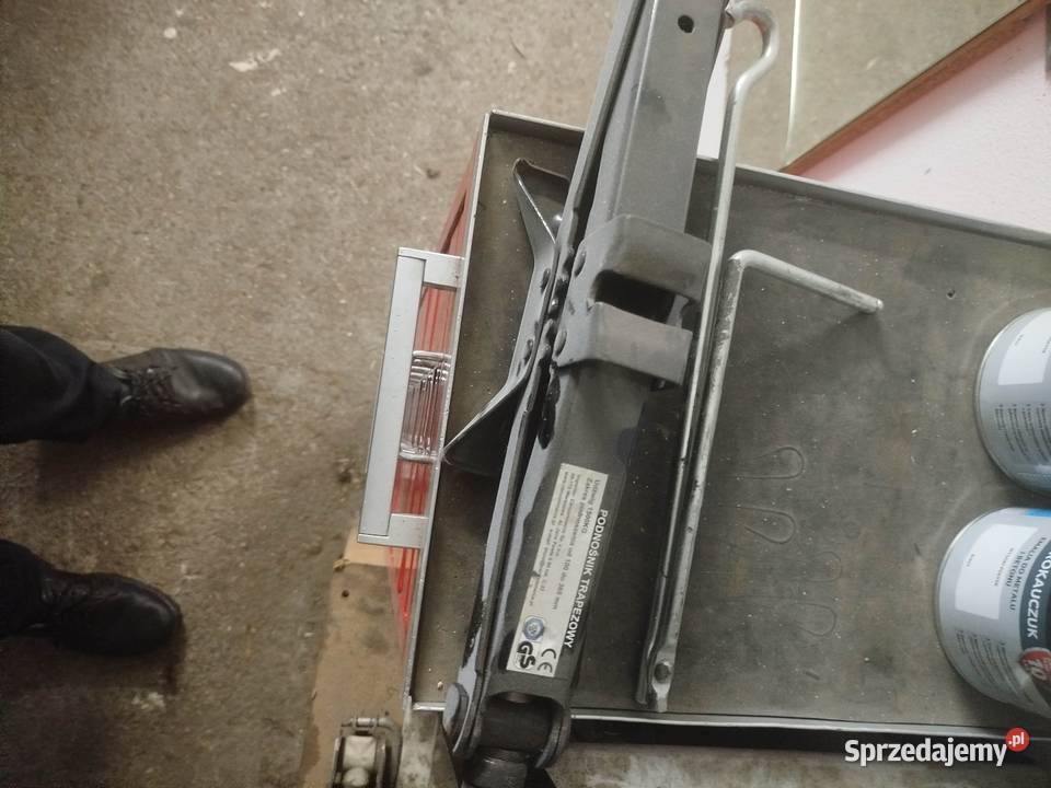 Lewarek do samochodów Piotrków Trybunalski