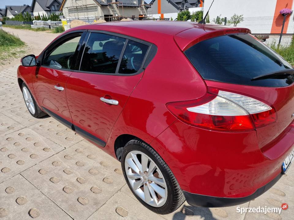 Renault Megane 2010
Auto pochoRenault Megane bordowy Niestępowo