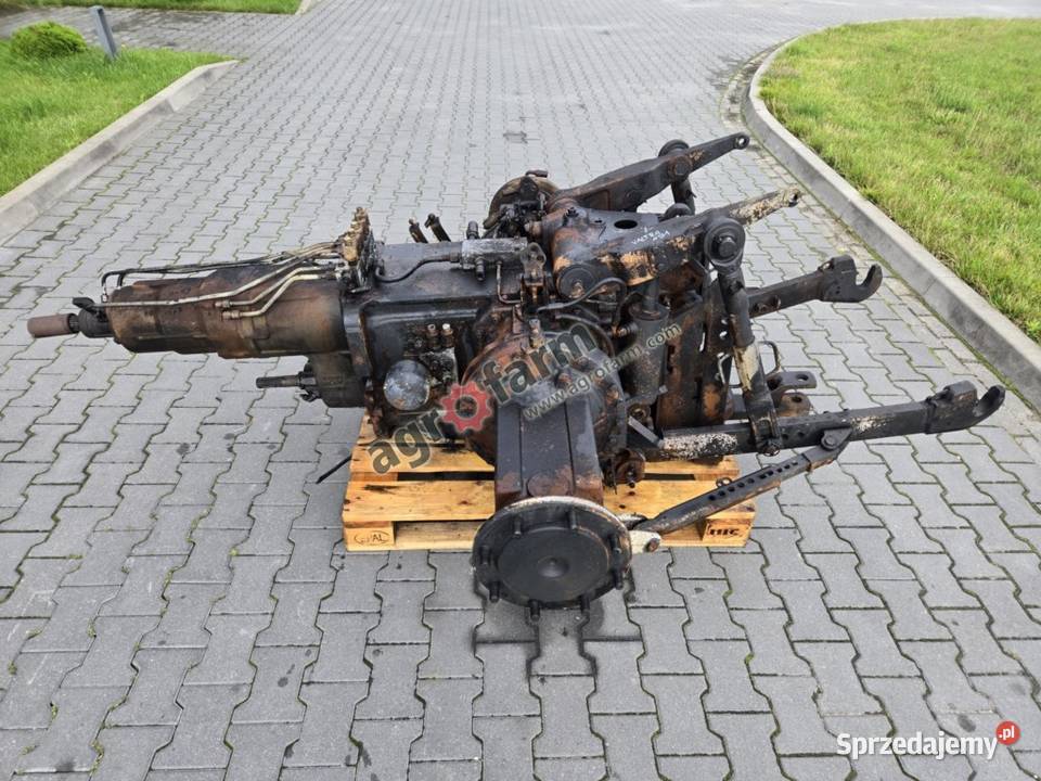 Skrzynia biegów most tylny Valtra N91 TB07881 Skrzynia biegów Byków