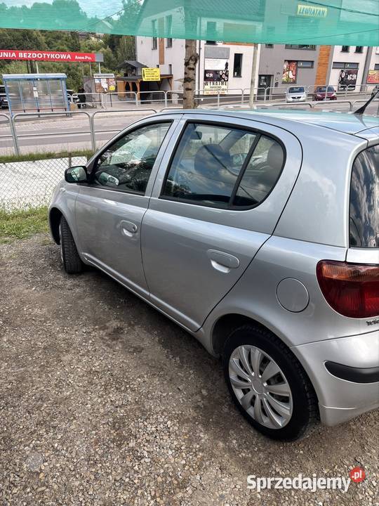 Toyota yaris I 14
